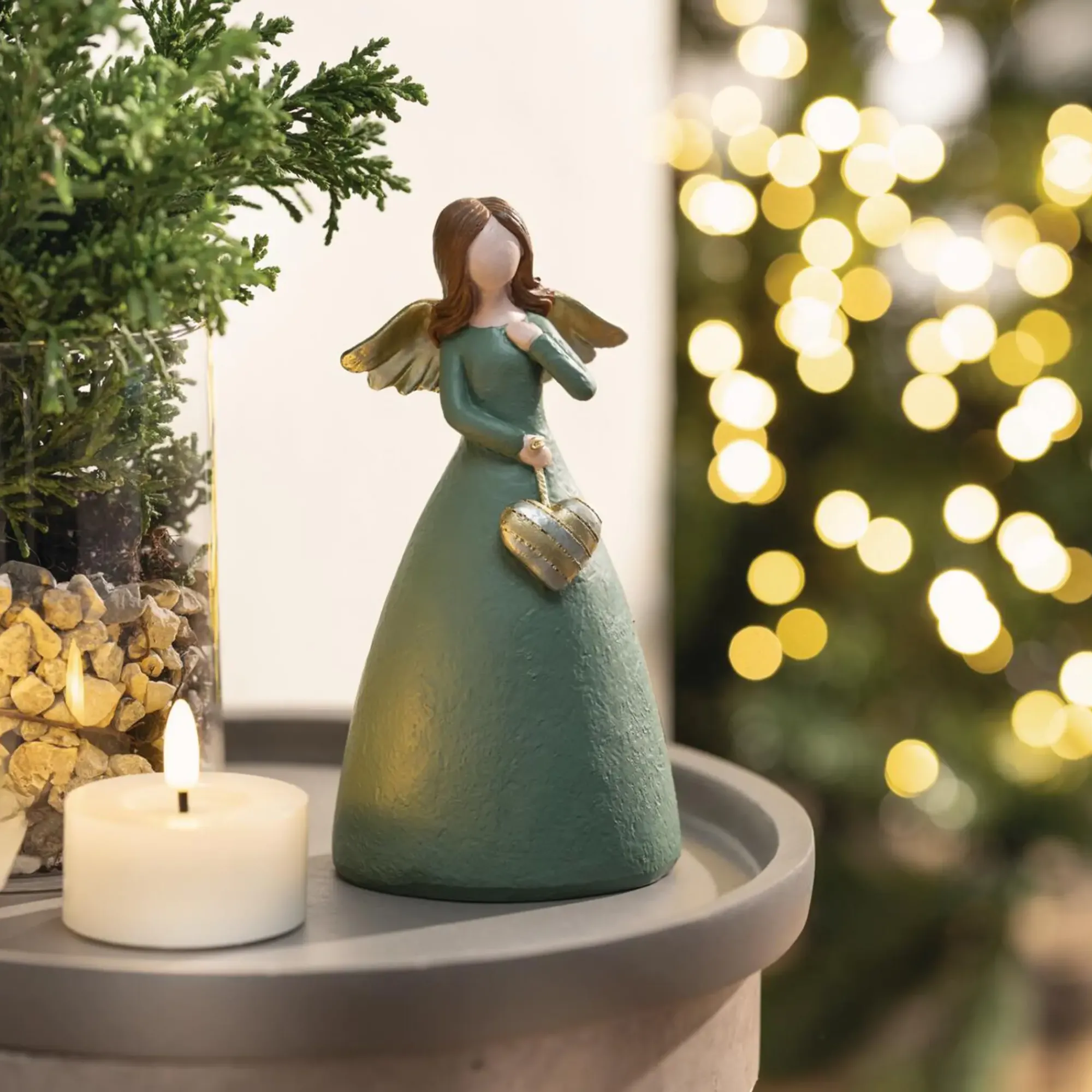 Engel|Frank Handels GmbH & Co. KG Deko-Figur "Engel mit goldenem Herz"