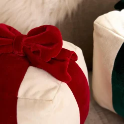 Weihnachtliche Kissen & Kissenhüllen|Frank Handels GmbH & Co. KG Deko-Kissen "Geschenk", 2er Set