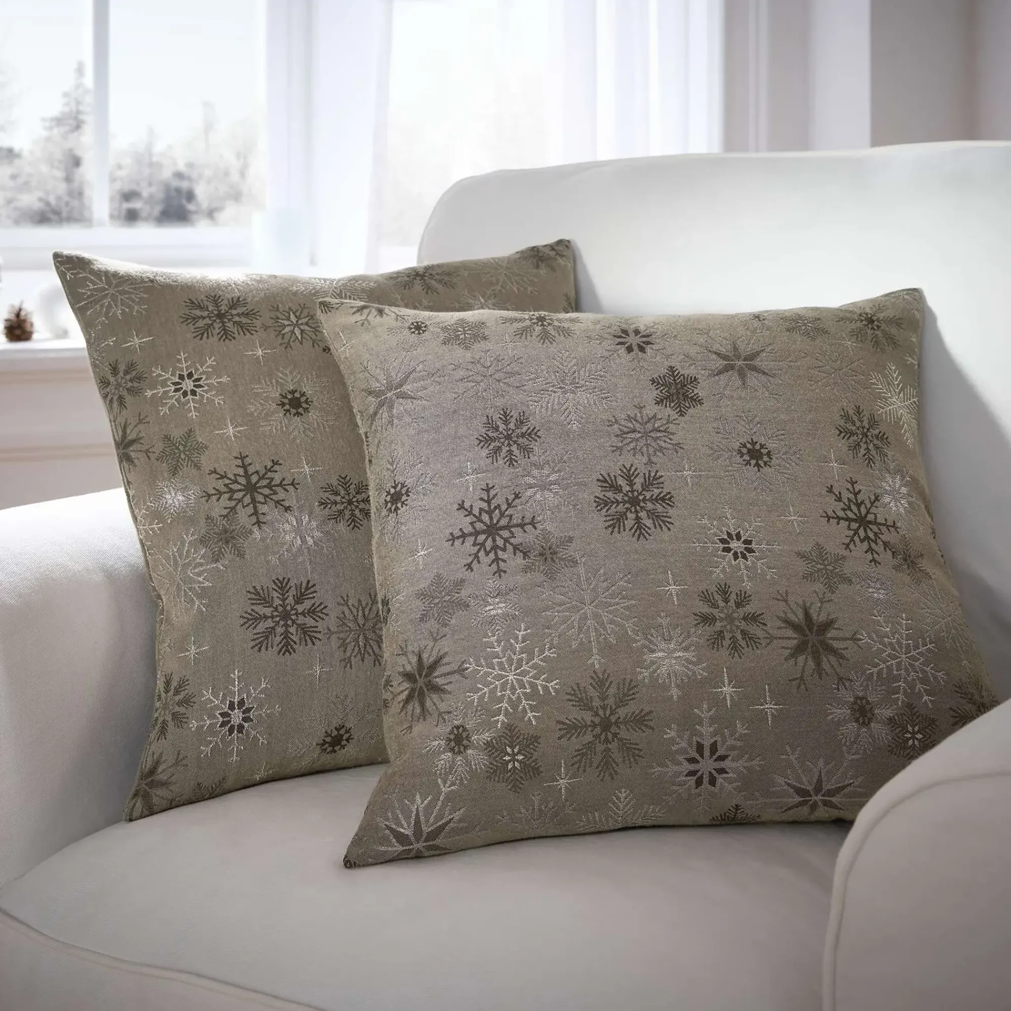 Weihnachtliche Kissen & Kissenhüllen|Frank Handels GmbH & Co. KG Kissenhülle "Shiny Snowflakes", 2er Set