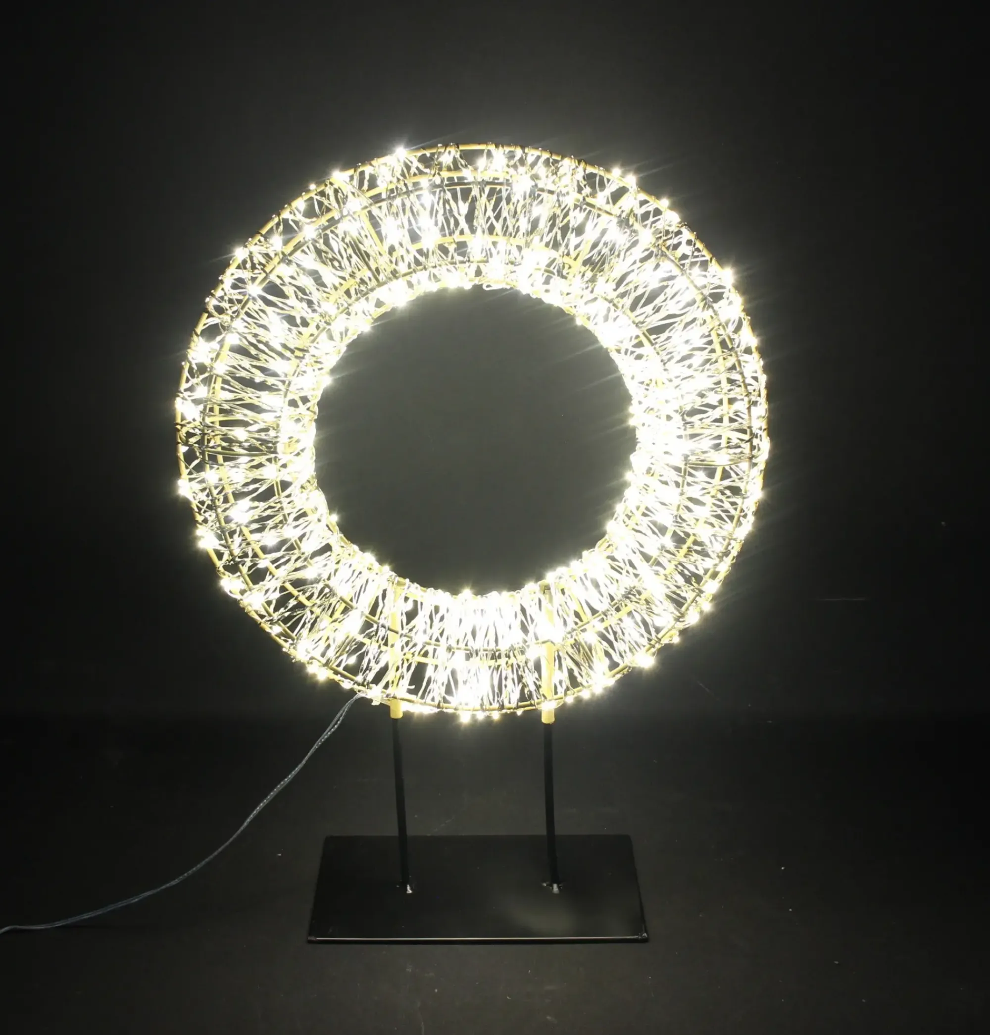 Weihnachtliche Dekoringe|Weihnachtliche Led-Deko|Frank Handels GmbH & Co. KG LED-Kreis "Golden"