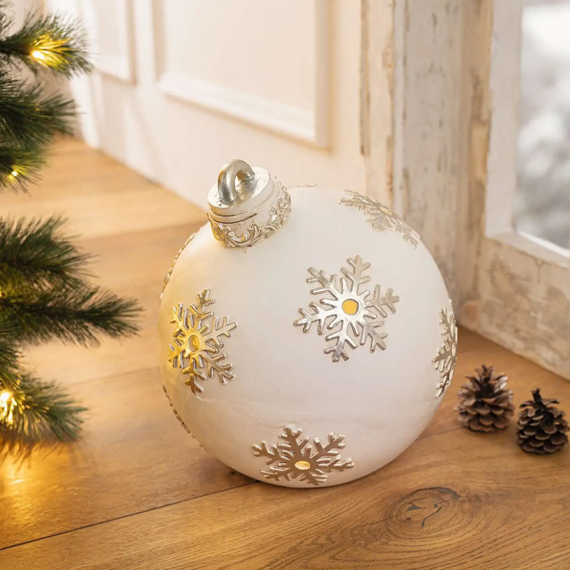 Weihnachtliche Dekokugeln|Weihnachtliche Led-Deko|Frank Handels GmbH & Co. KG LED-Weihnachtskugel "Nostalgie", groß