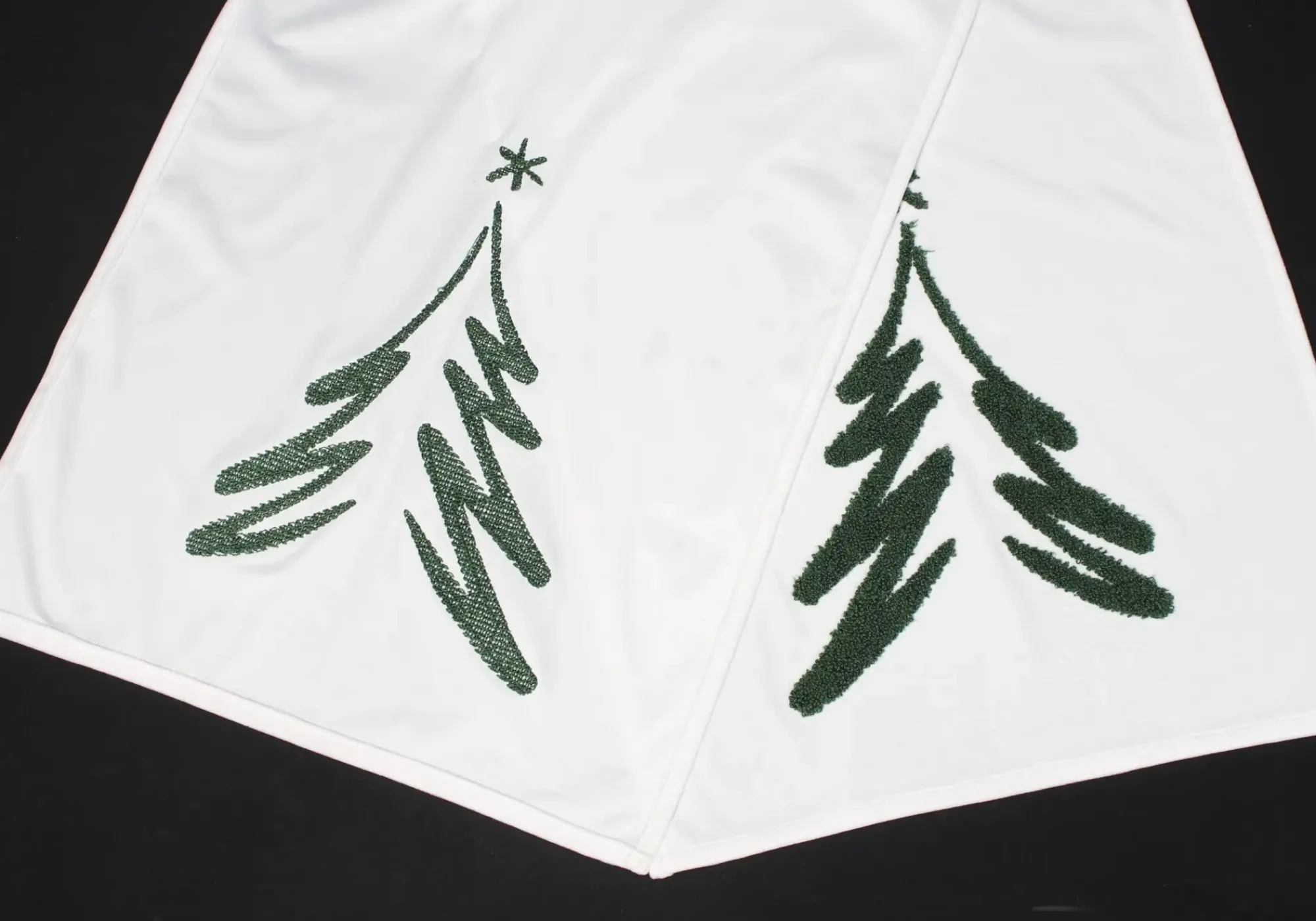 Weihnachtliche Tischwäsche|Frank Handels GmbH & Co. KG Tischläufer "Tannenbaum"